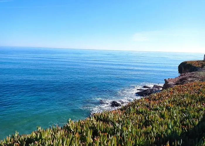Junto Al Mar *
